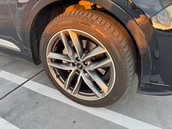 Audi Q7 8 of 16