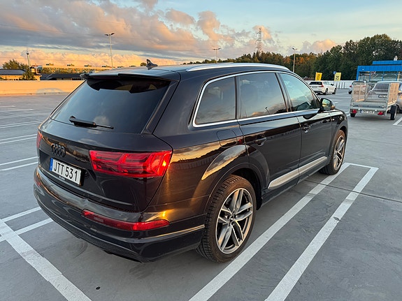 Audi Q7 4 of 16