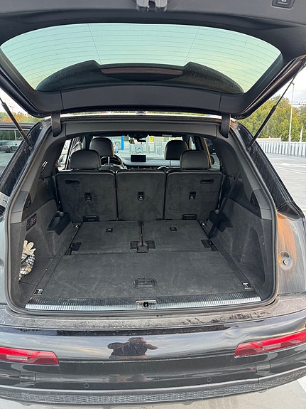 Audi Q7 14 of 16