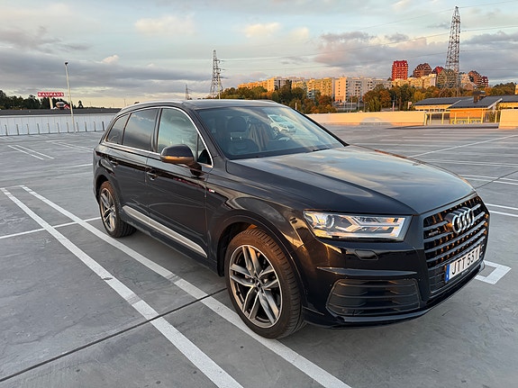 Audi Q7 3 of 16