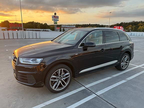 Audi Q7 7 of 16
