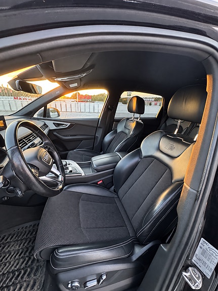 Audi Q7 9 of 16