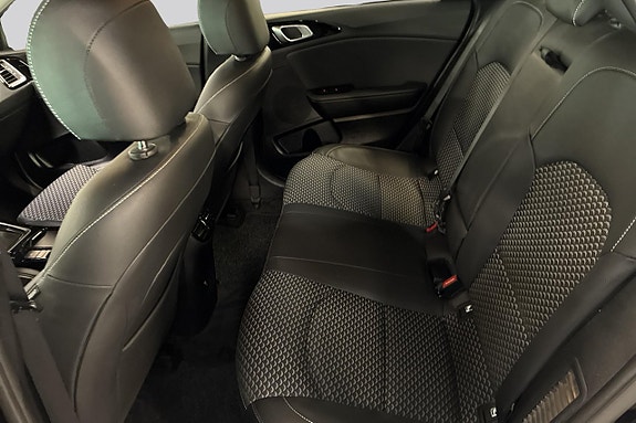 Kia Ceed 11 of 25