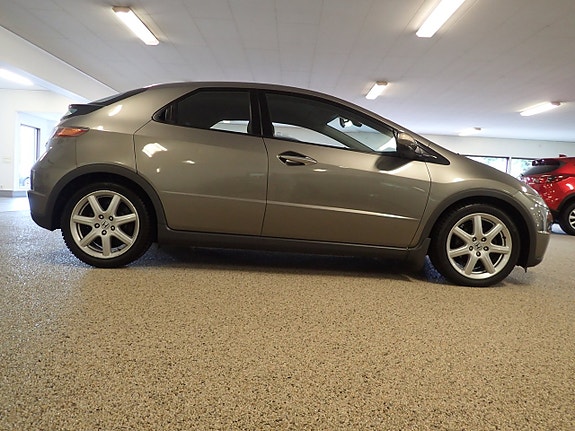 Honda Civic 10 of 17