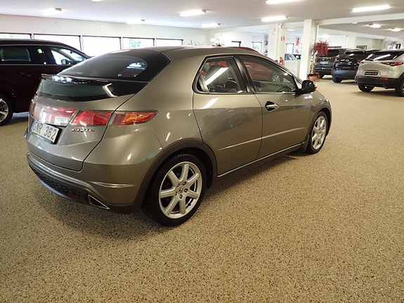 Honda Civic 8 of 17