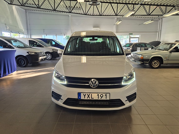 Volkswagen Caddy Maxi 2 of 6