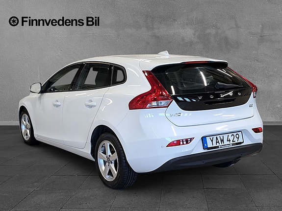 Volvo V40 3 of 8