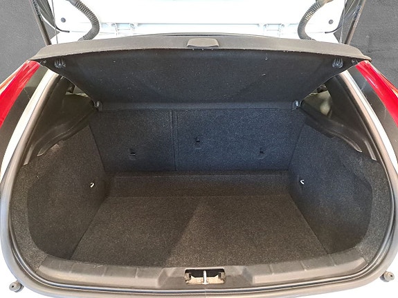 Volvo V40 7 of 8