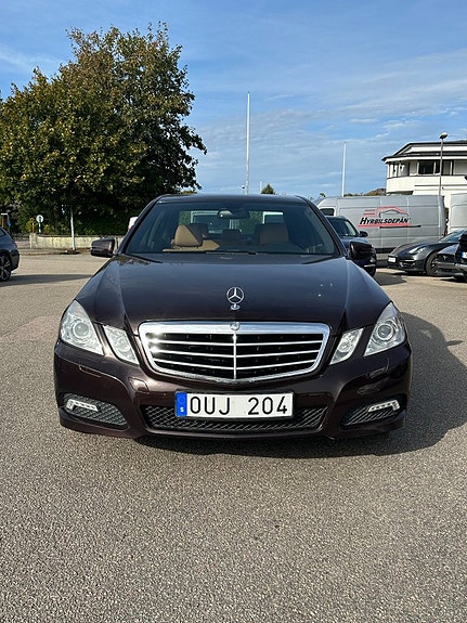 Mercedes-Benz E250 2 of 8