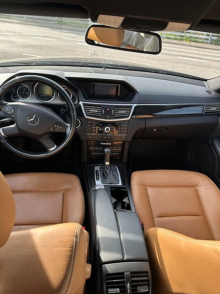 Mercedes-Benz E250 7 of 8
