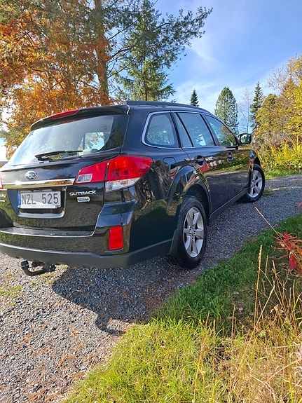 Subaru Outback 4 of 13