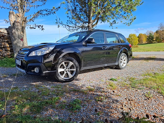Subaru Outback 8 of 13