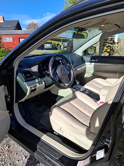 Subaru Outback 11 of 13