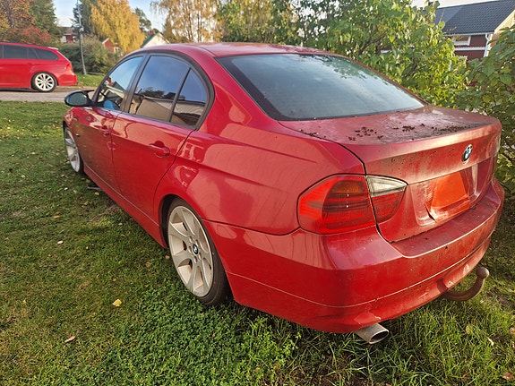 BMW 320d 3 of 9