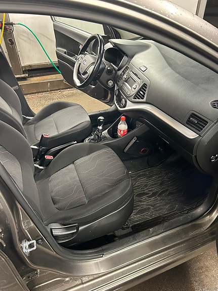 Kia Picanto 6 of 8