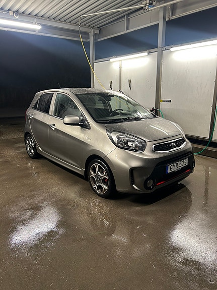 Kia Picanto 2 of 8