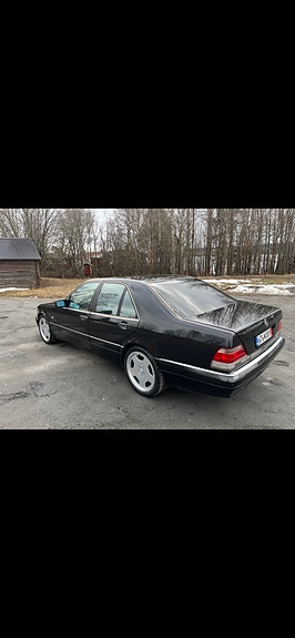 Mercedes-Benz S300 2 of 4