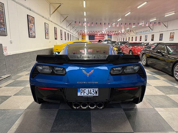 Chevrolet Corvette 9 of 30