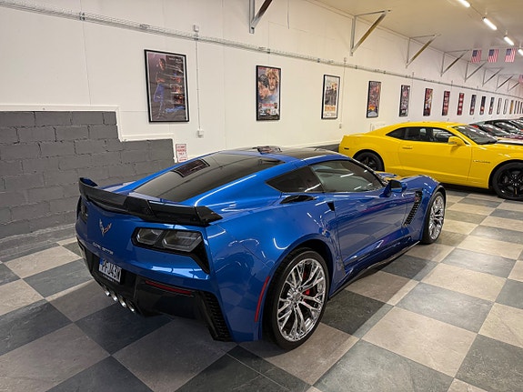 Chevrolet Corvette 10 of 30