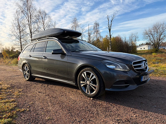 Mercedes-Benz E220 4 of 5
