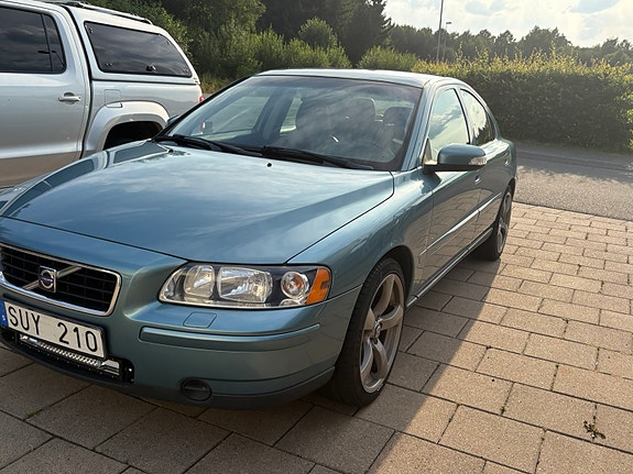 Volvo S60 3 of 5