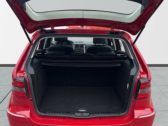 Mercedes-Benz B180 8 of 12