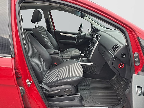 Mercedes-Benz B180 9 of 12
