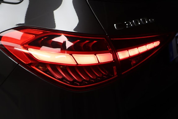 Mercedes-Benz C300 e 8 of 27