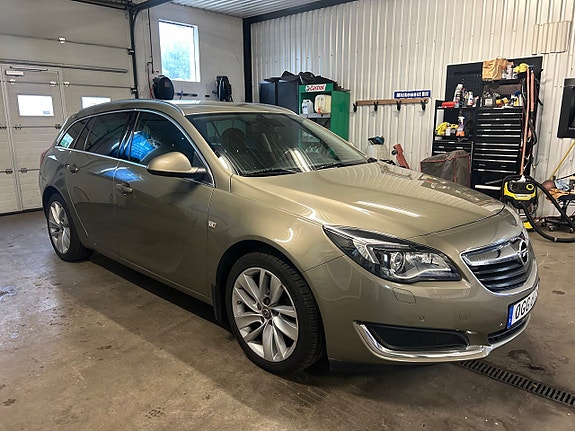 Opel Insignia 2 of 7