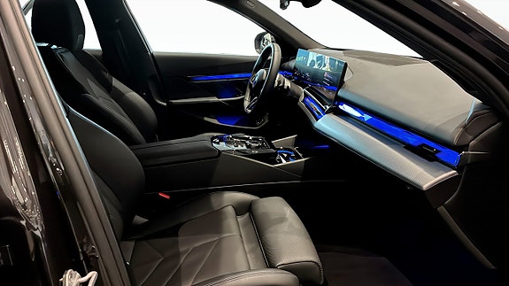 BMW 530e 3 of 9