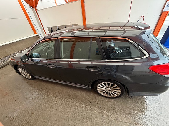 Subaru Legacy 6 of 16