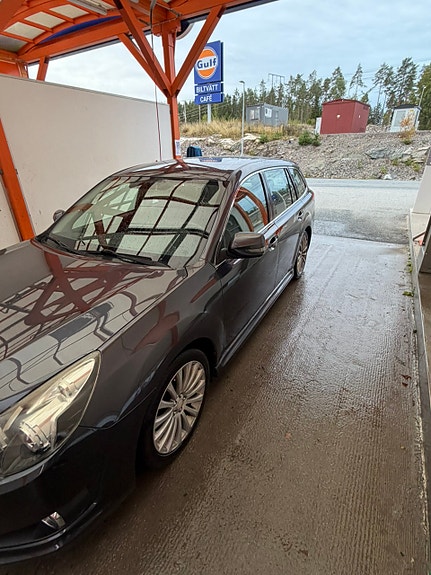Subaru Legacy 7 of 16