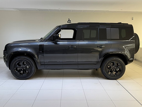 Land Rover Defender 110 3 of 25