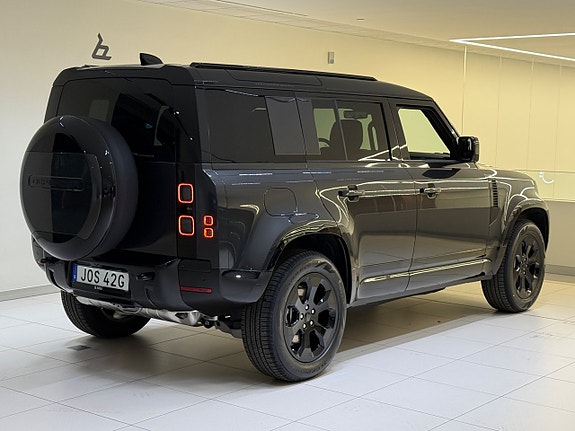 Land Rover Defender 110 5 of 25