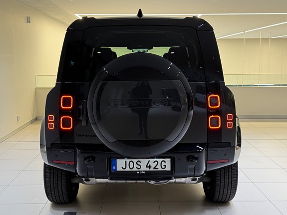 Land Rover Defender 110 4 of 25