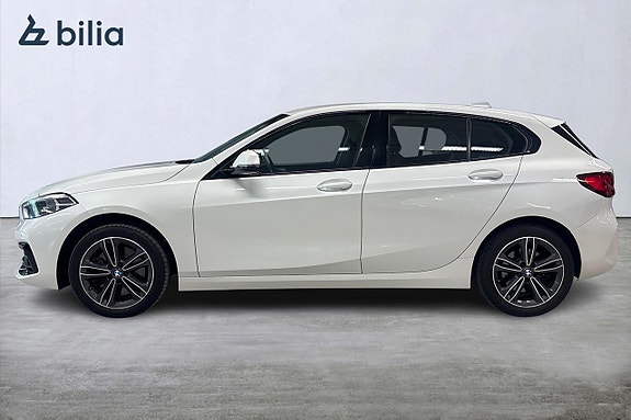 BMW 120i 3 of 17