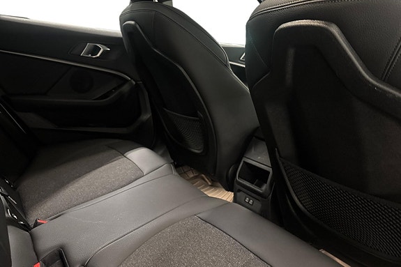 BMW 120i 7 of 17