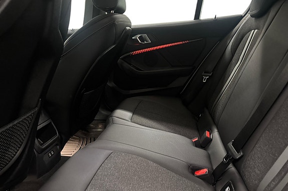BMW 120i 11 of 17