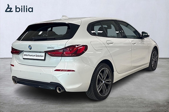 BMW 120i 16 of 17