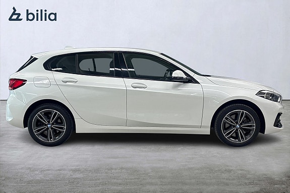 BMW 120i 15 of 17