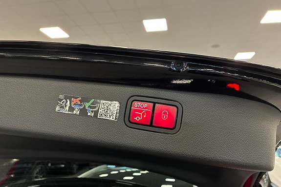 Mercedes-Benz C300 de 13 of 24