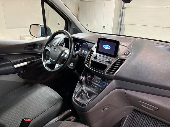 Ford Transit Connect 10 of 13