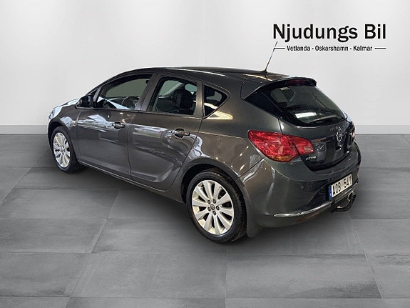 Opel Astra 2 of 9
