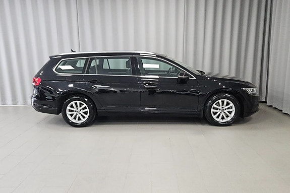 Volkswagen Passat 4 of 9