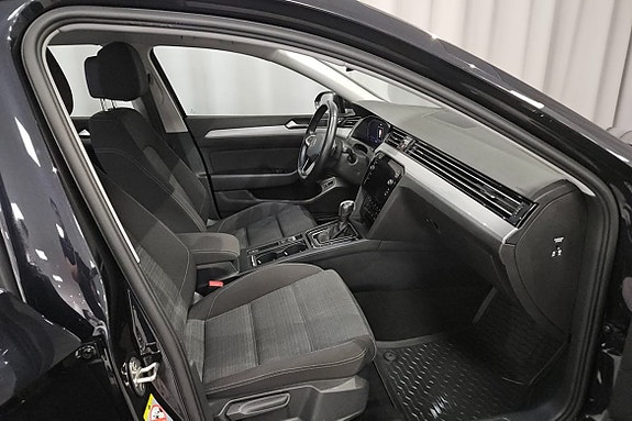 Volkswagen Passat 5 of 9