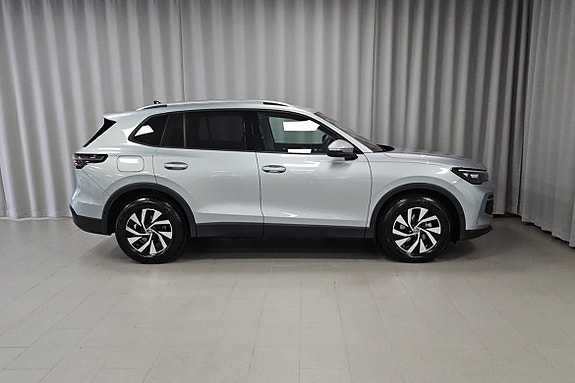 Volkswagen Tiguan 4 of 13