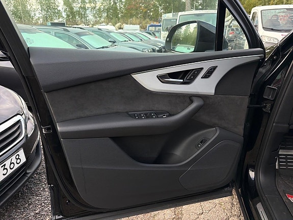 Audi SQ7 24 of 29