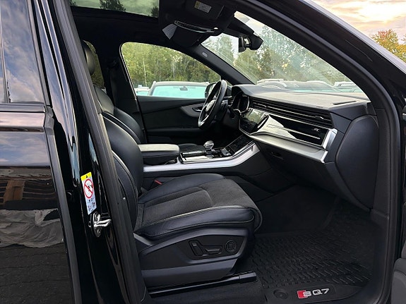 Audi SQ7 15 of 29