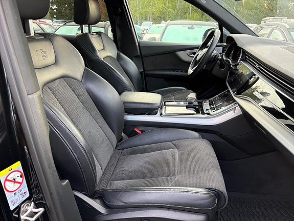 Audi SQ7 16 of 29