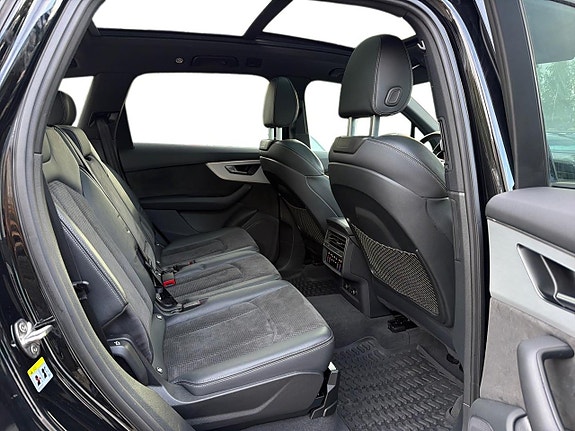 Audi SQ7 13 of 29